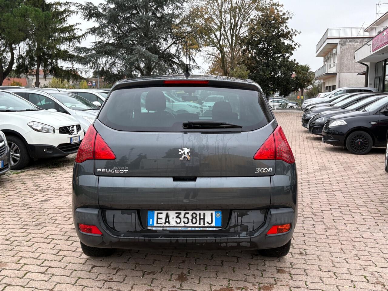 Peugeot 3008 1.6 HDi 110CV cambio robotizzato Business