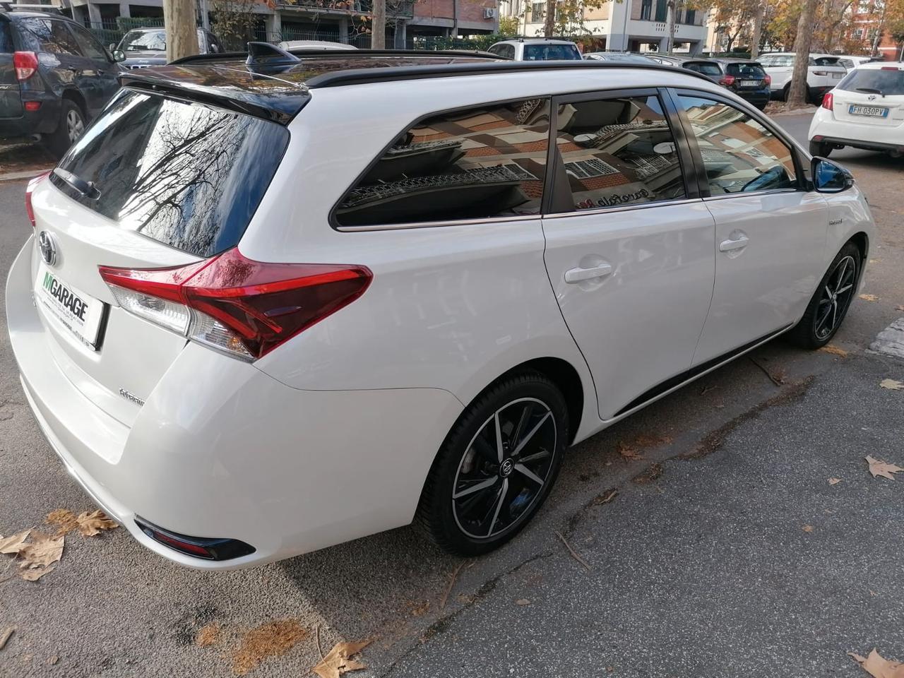 Toyota Auris Touring Sports 1.8 Hybrid Lounge