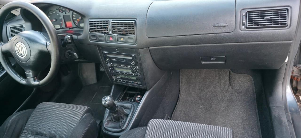 Volkswagen Golf 1.6 16V cat 5 porte Highline neop