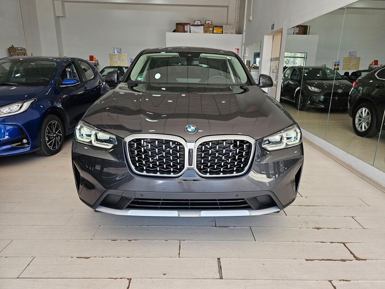 BMW X4 Xdrive 20d mhev Tetto cam Nav PDC Full LED