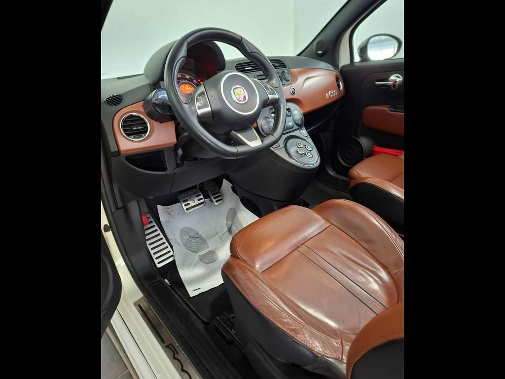Abarth 500C 1.4 Turbo T-Jet MTA