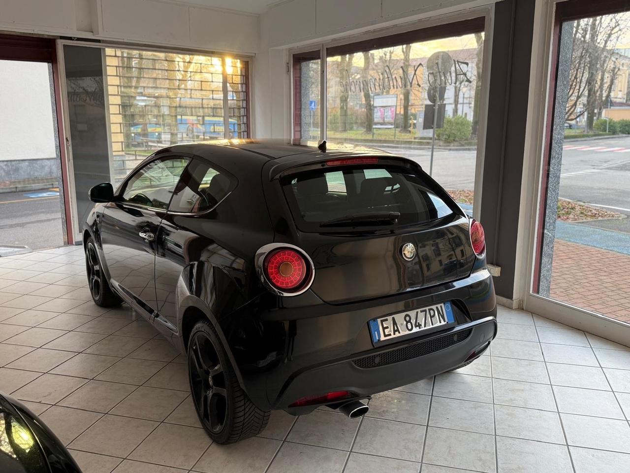 Alfa Romeo MiTo 1.4 105 CV M.air S&S Distinctive Sport Pack