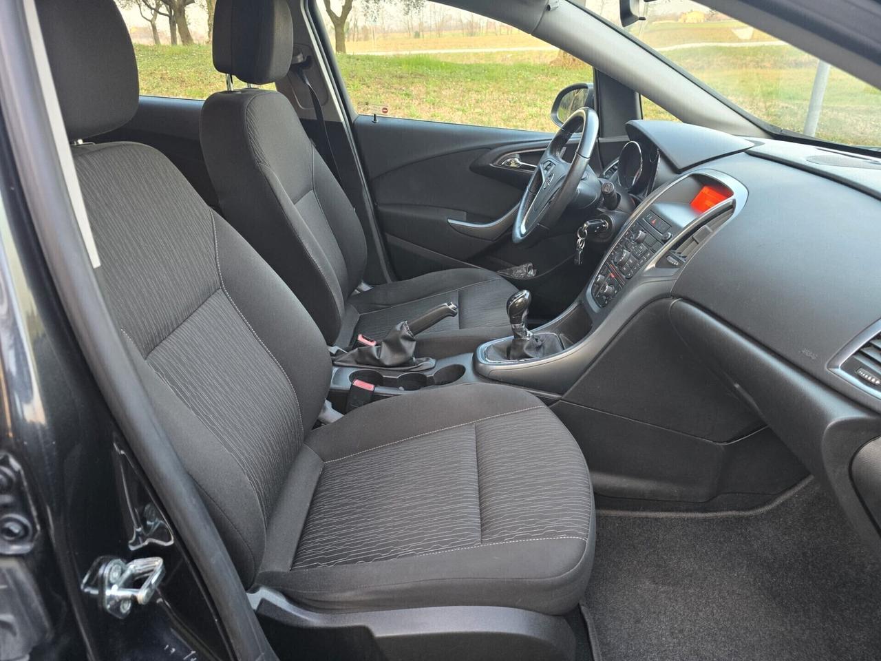 Opel Astra 1.4 BENZINA OK PER NEOPATENTATI ANNO 2013