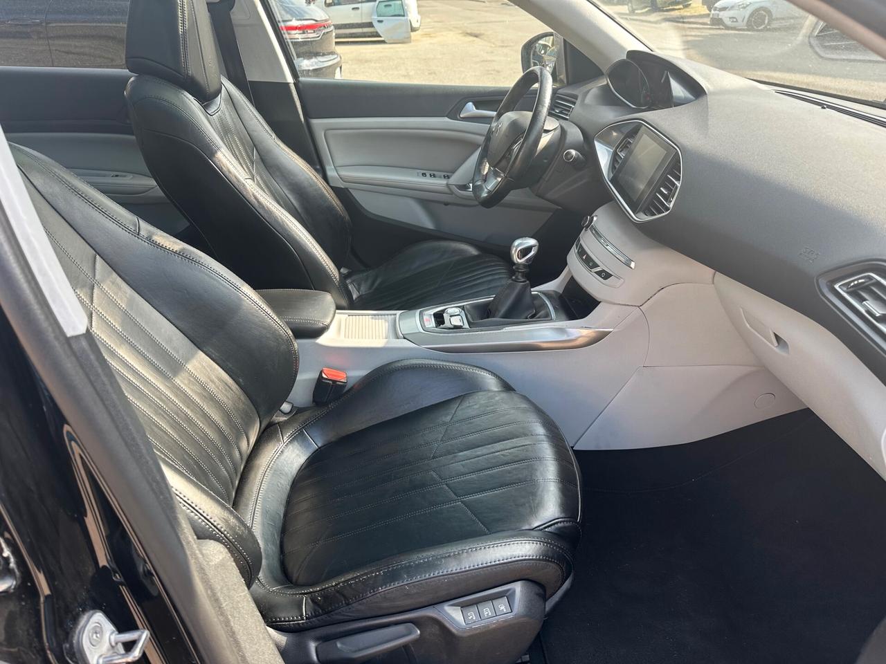 Peugeot 308 BlueHDi 150 S&S SW Allure