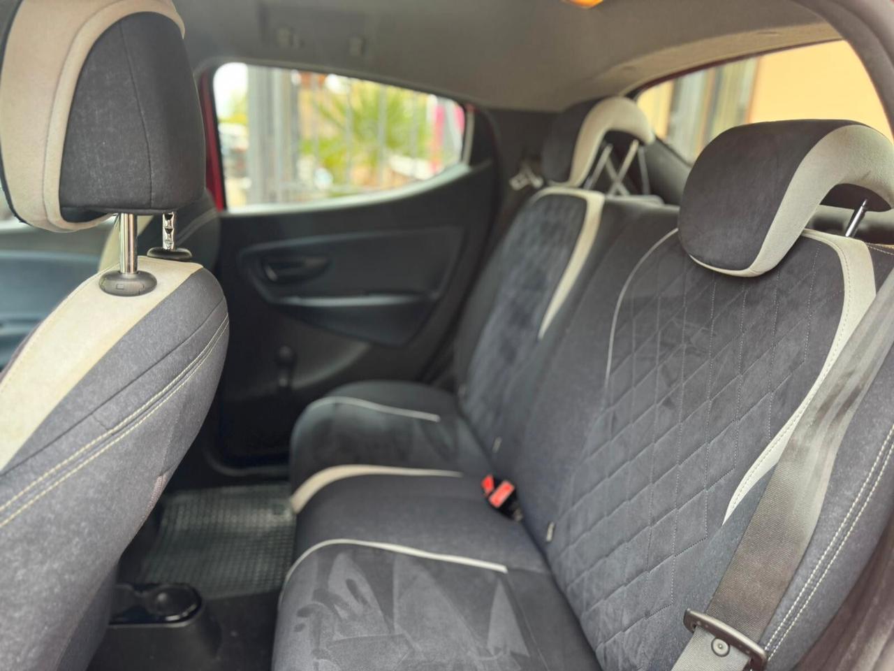Lancia Ypsilon 1.2 69 CV 5 porte Platinum