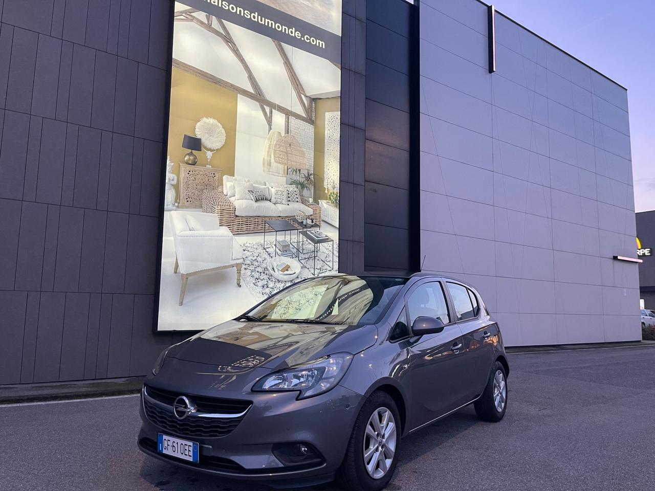 Opel Corsa 1.4 90CV 5 porte b-Color