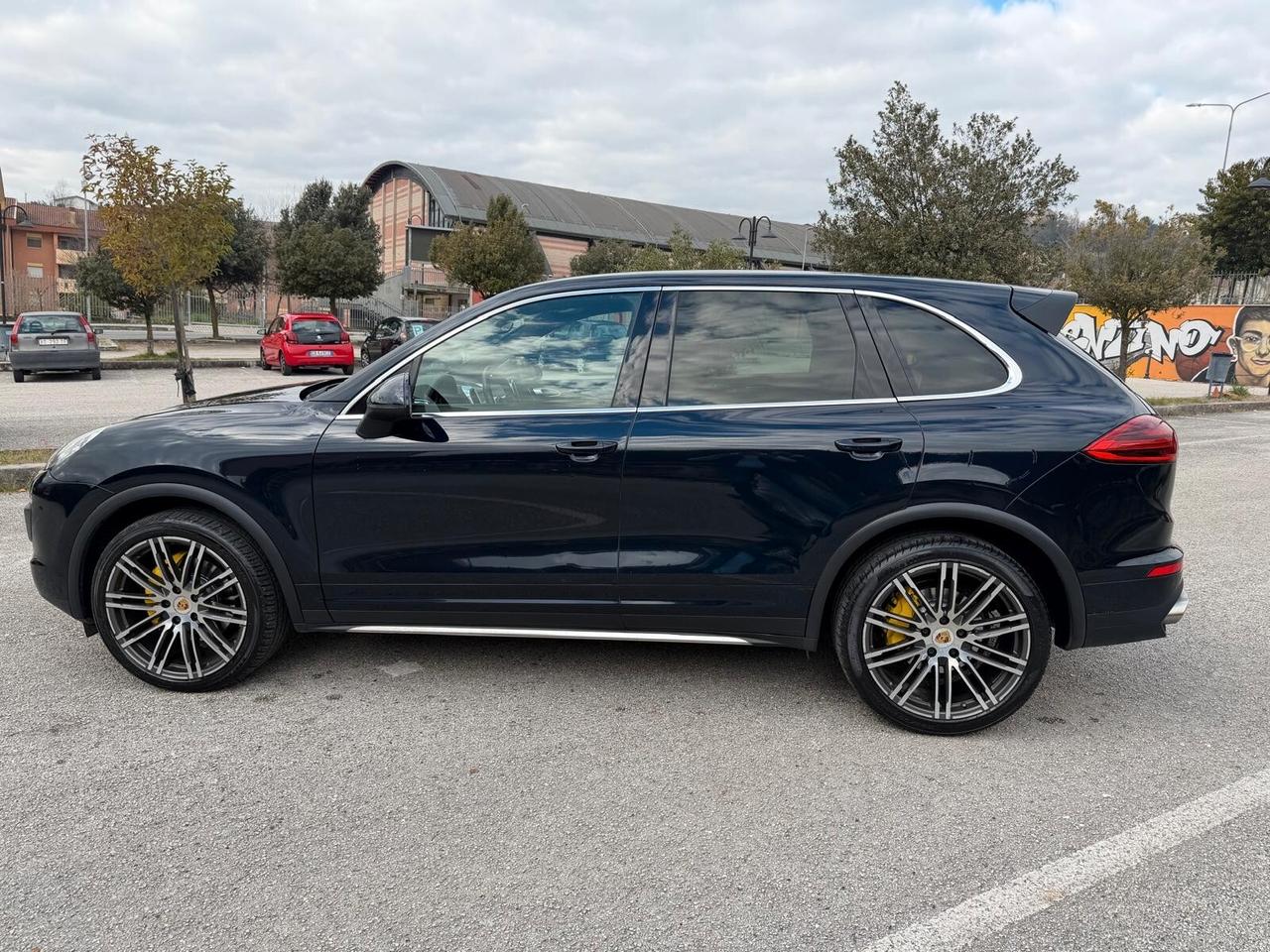 PORSCHE CAYENNE 3.0D/FARI XENO/CERCHI 21/PINZE GIALLE/VETRI PRIV TAG. CERT/PORT ELETTRICO/TELC.POST !!