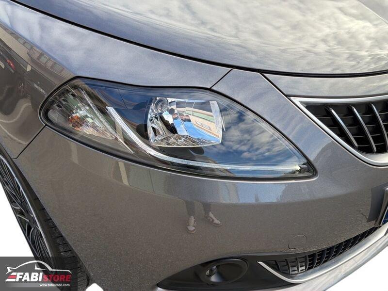 Lancia Ypsilon 1.0 FireFly 70 Cv Hybrid Gold 5 POSTI - Schermo, CarPlay, Ruotino ecc