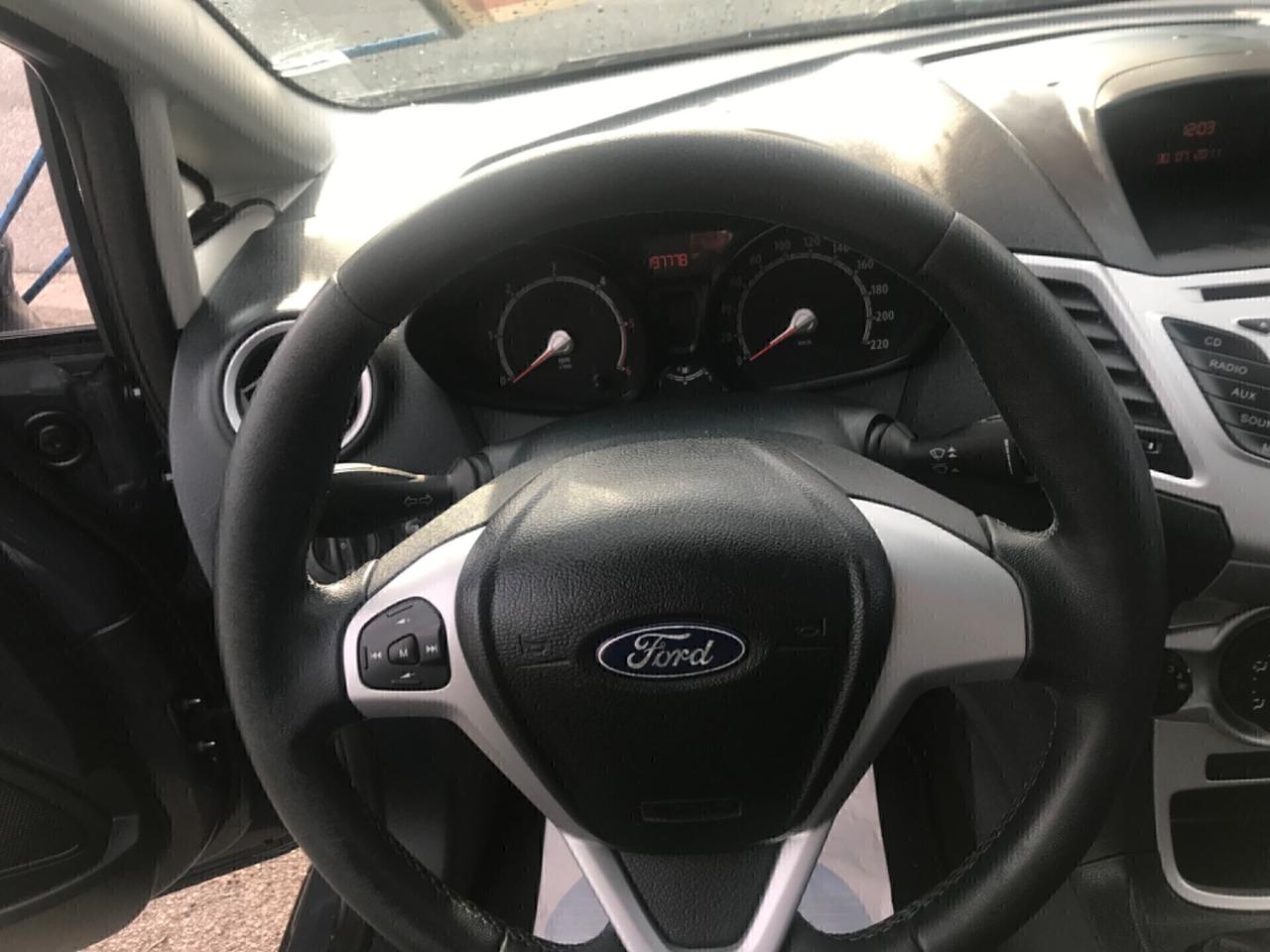 Ford Fiesta 1.4 TDCi 70CV 5 porte Titanium