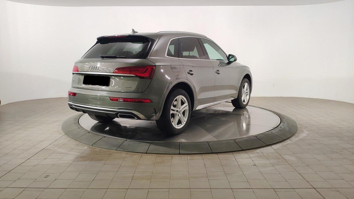 AUDI Q5 40 Tdi 204 Cv Quattro S Tronic S Line