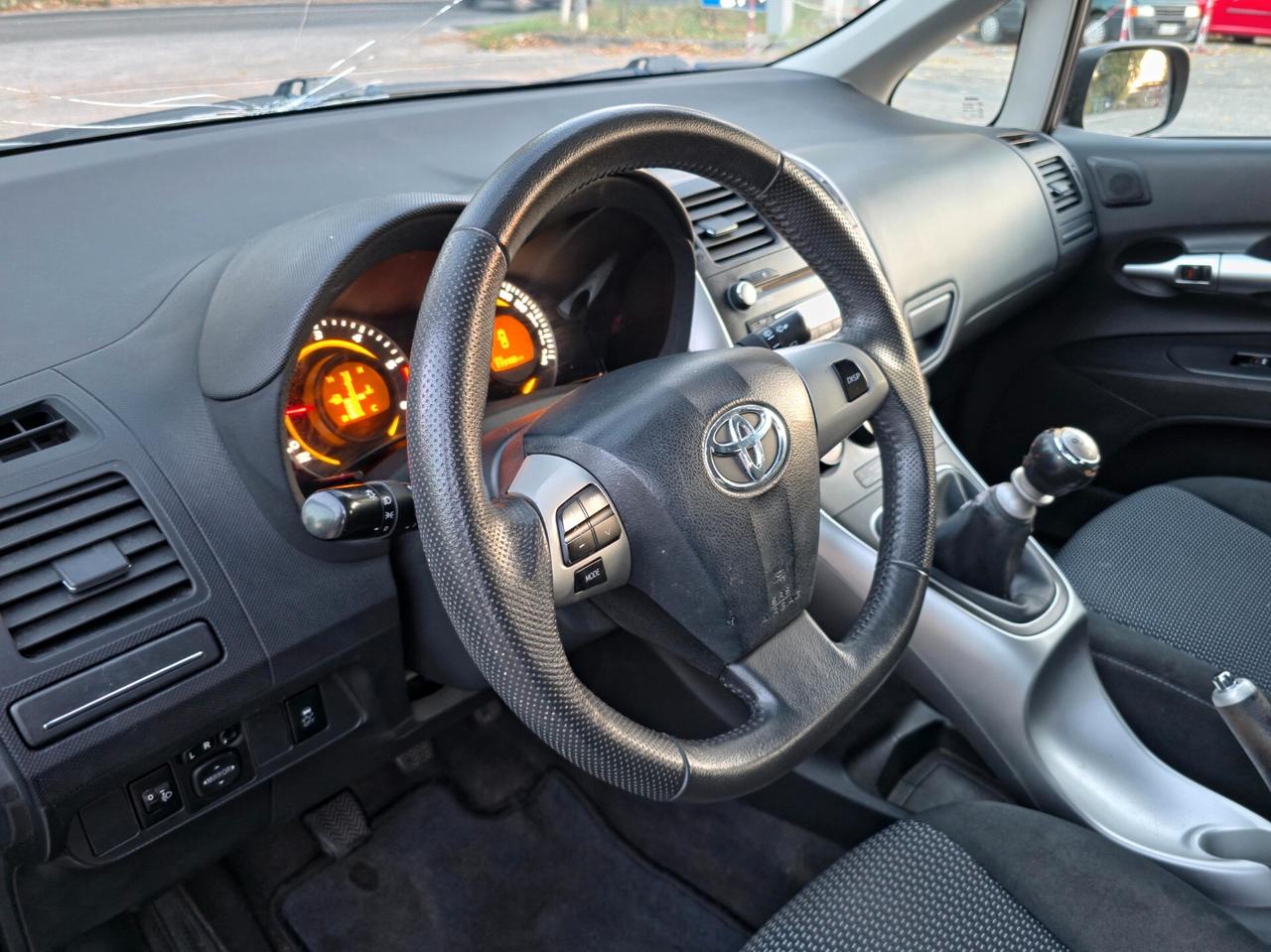 Toyota Auris 1.4 D-4D 5 porte CV-90 E4 Manuale NEO 2010