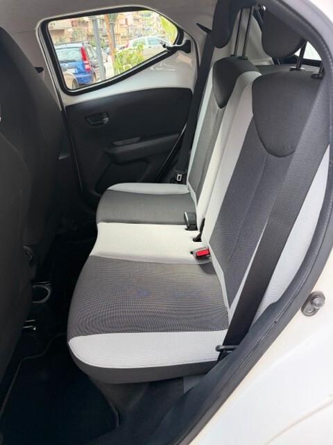 Toyota Aygo 1.0 VVT-i 69 CV 5 porte x-business MMT