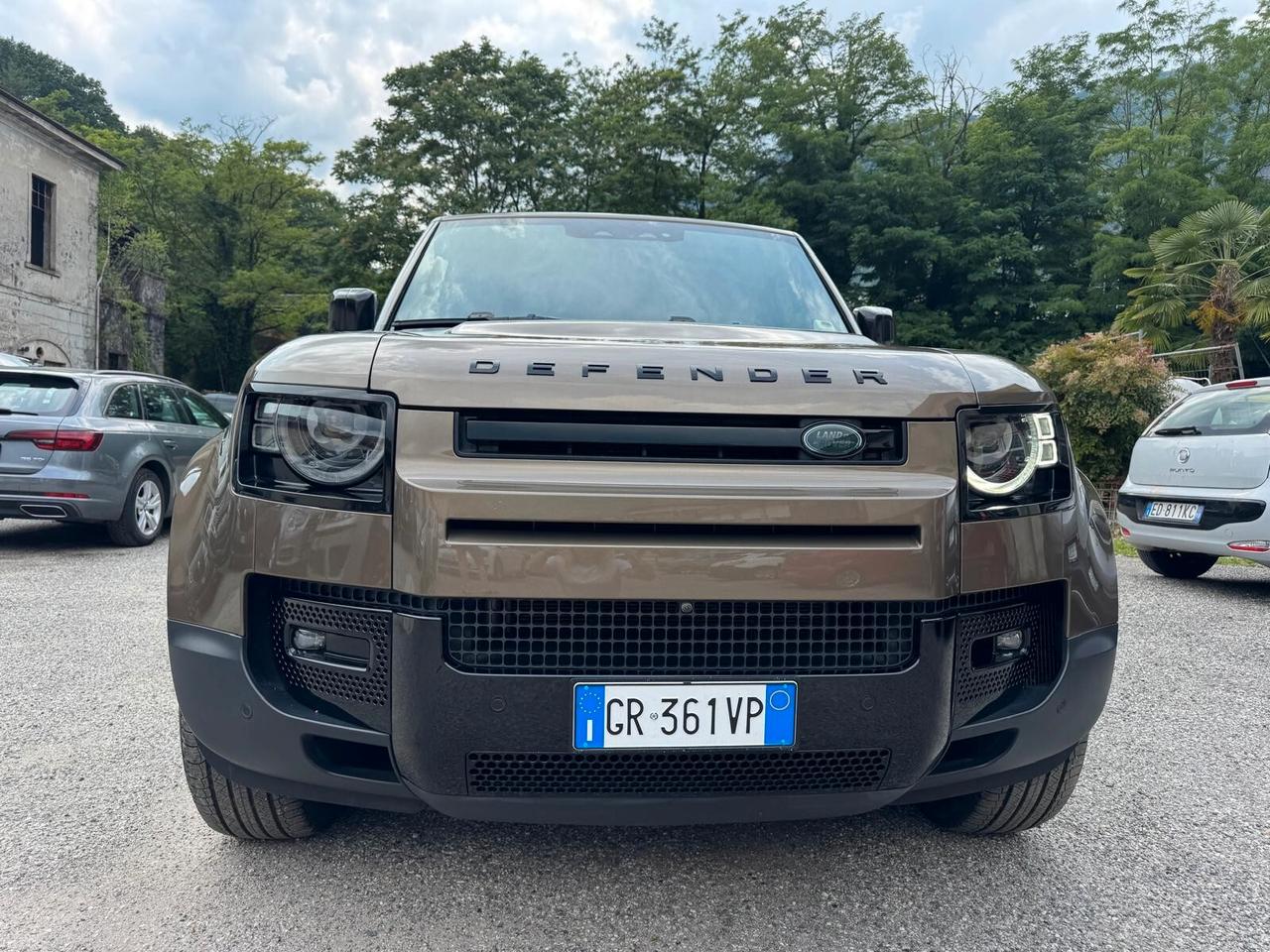Land Rover Defender 110 3.0D I6 300 CV AWD Auto HSE 7 posti