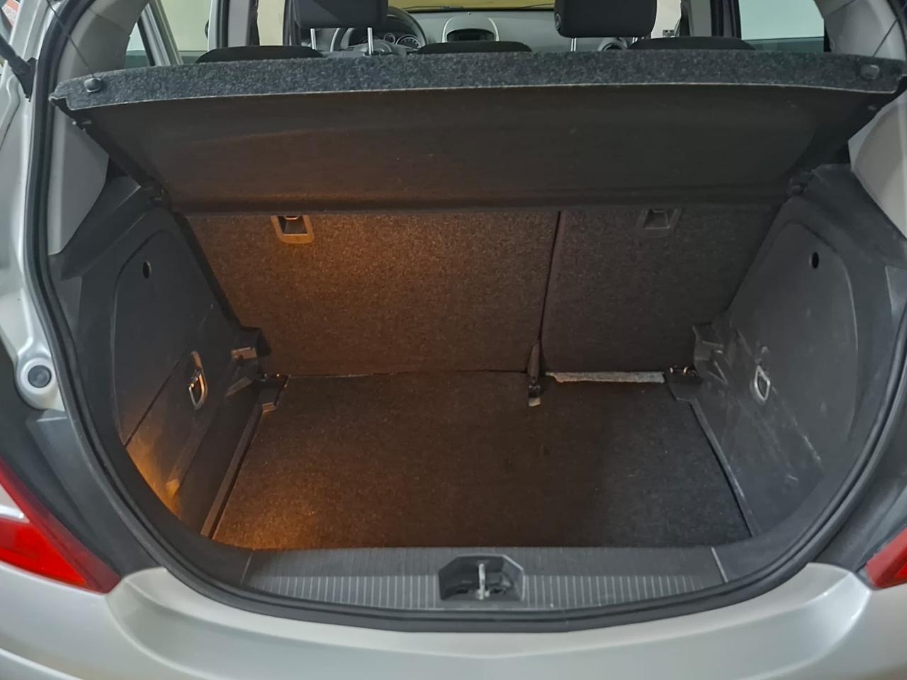 Opel Corsa 1.2 5 porte Cosmo