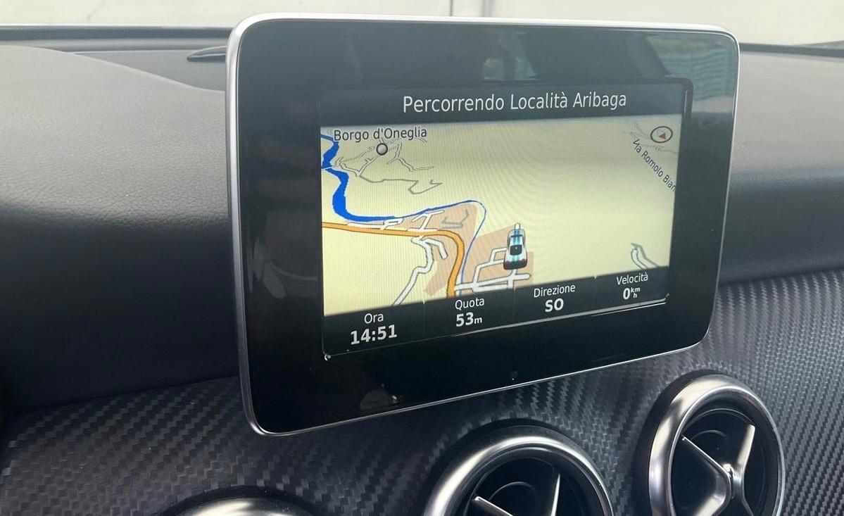 MERCEDES A200d PREMIUM Amg - Led Navi 18