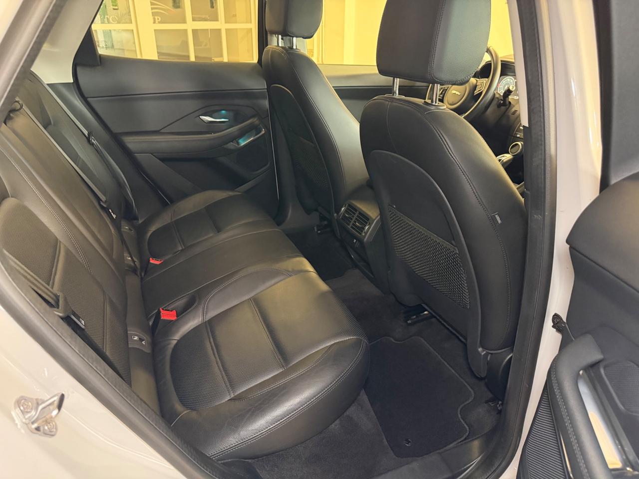 Jaguar E-Pace 2.0D 180 CV AWD aut. R-Dynamic SE