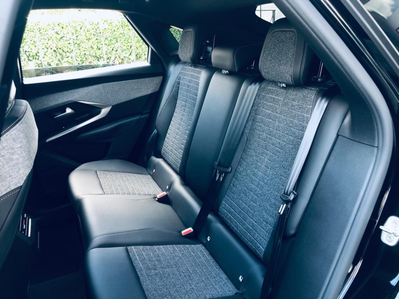 Peugeot 3008 Hybrid 145 e-DCS6 Allure