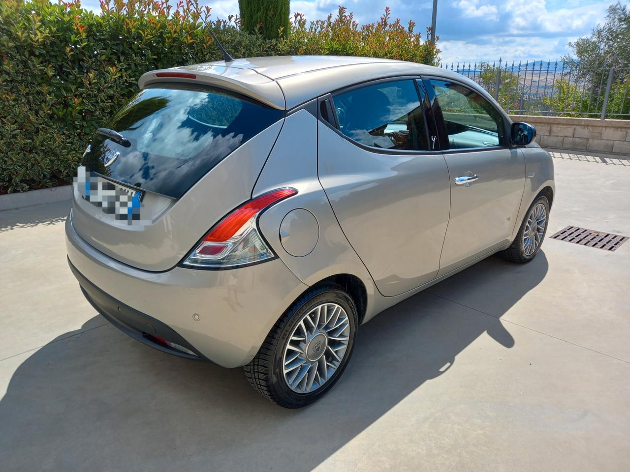 Lancia Ypsilon 1.2 69 CV SOLO 30000 KM !!!