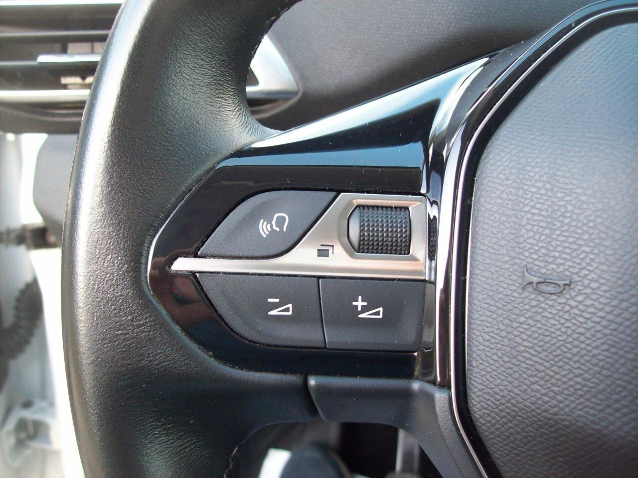 PEUGEOT 3008 1.5 BlueHDI CV.130 S&S ALLURE Pack "2022"