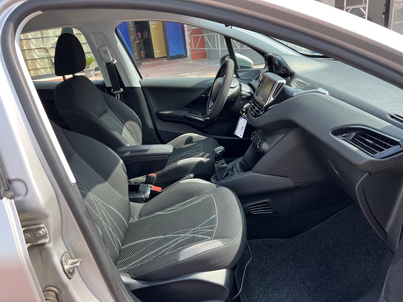 Peugeot 208 1.4 HDi 68 CV 5 porte Access