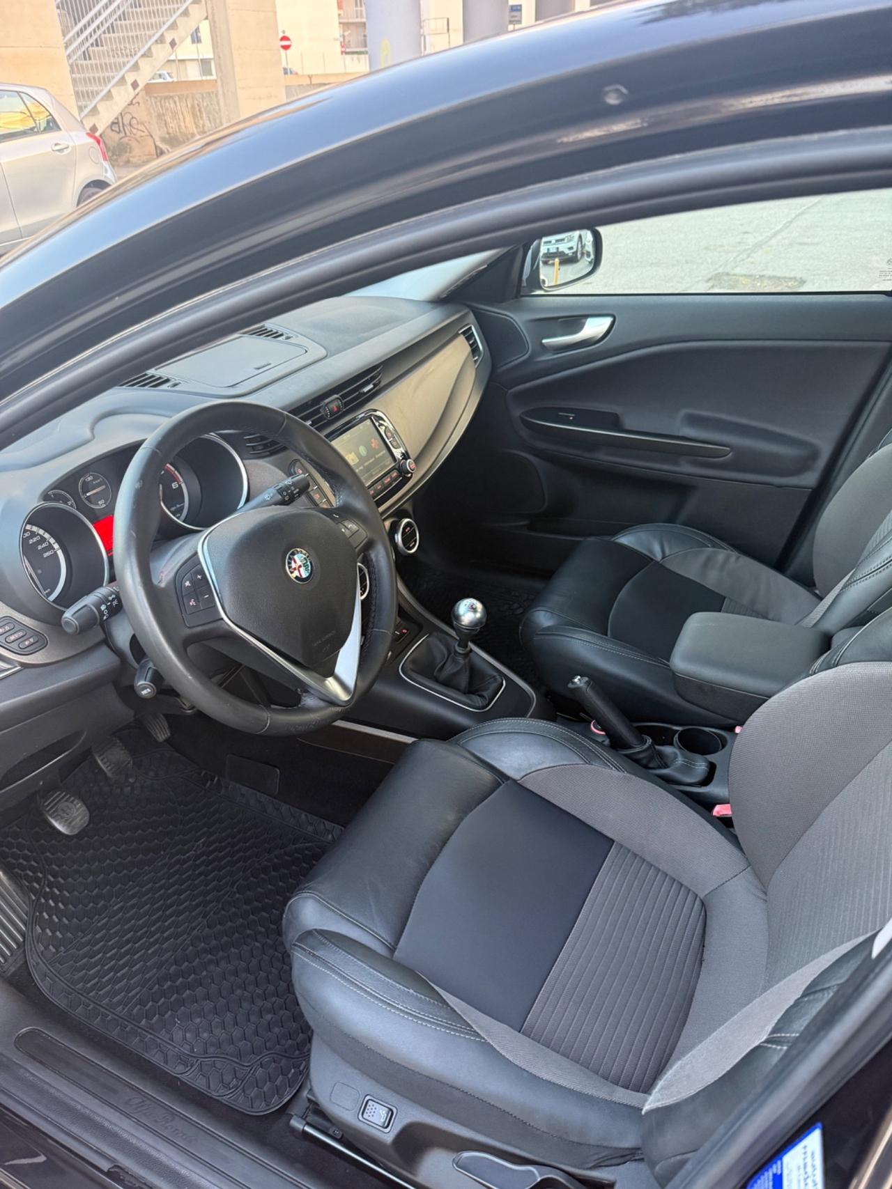 Alfa Romeo Giulietta 1.6 JTDm-2 120 CV Exclusive