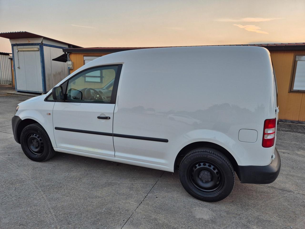 Volkswagen Caddy 1.6 TDI 102 CV neopatentati