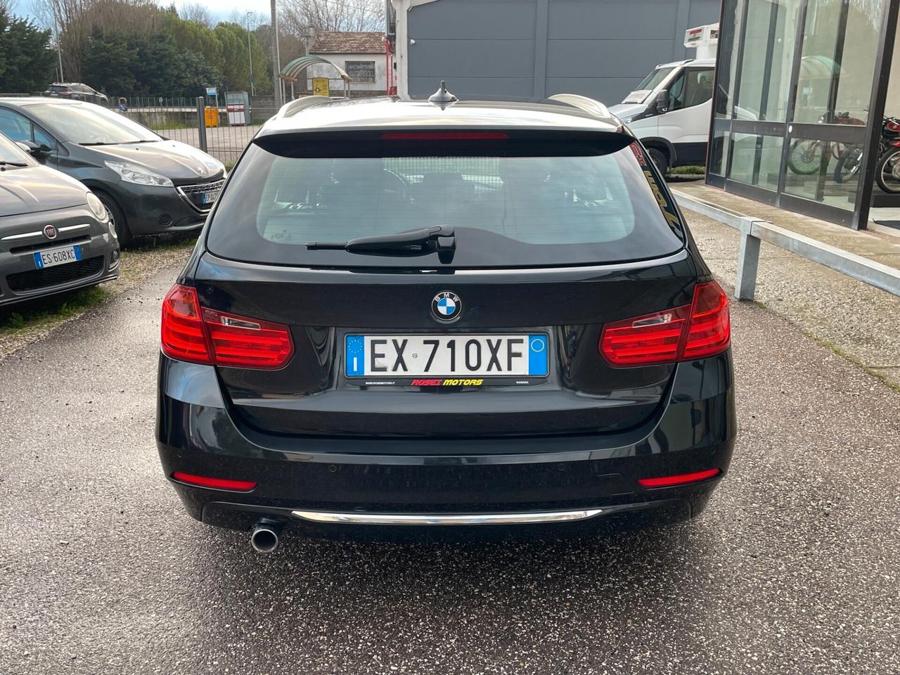 Bmw 318 318d Touring Luxury aut. NEOPATENTATI - GANCIO TRAINO