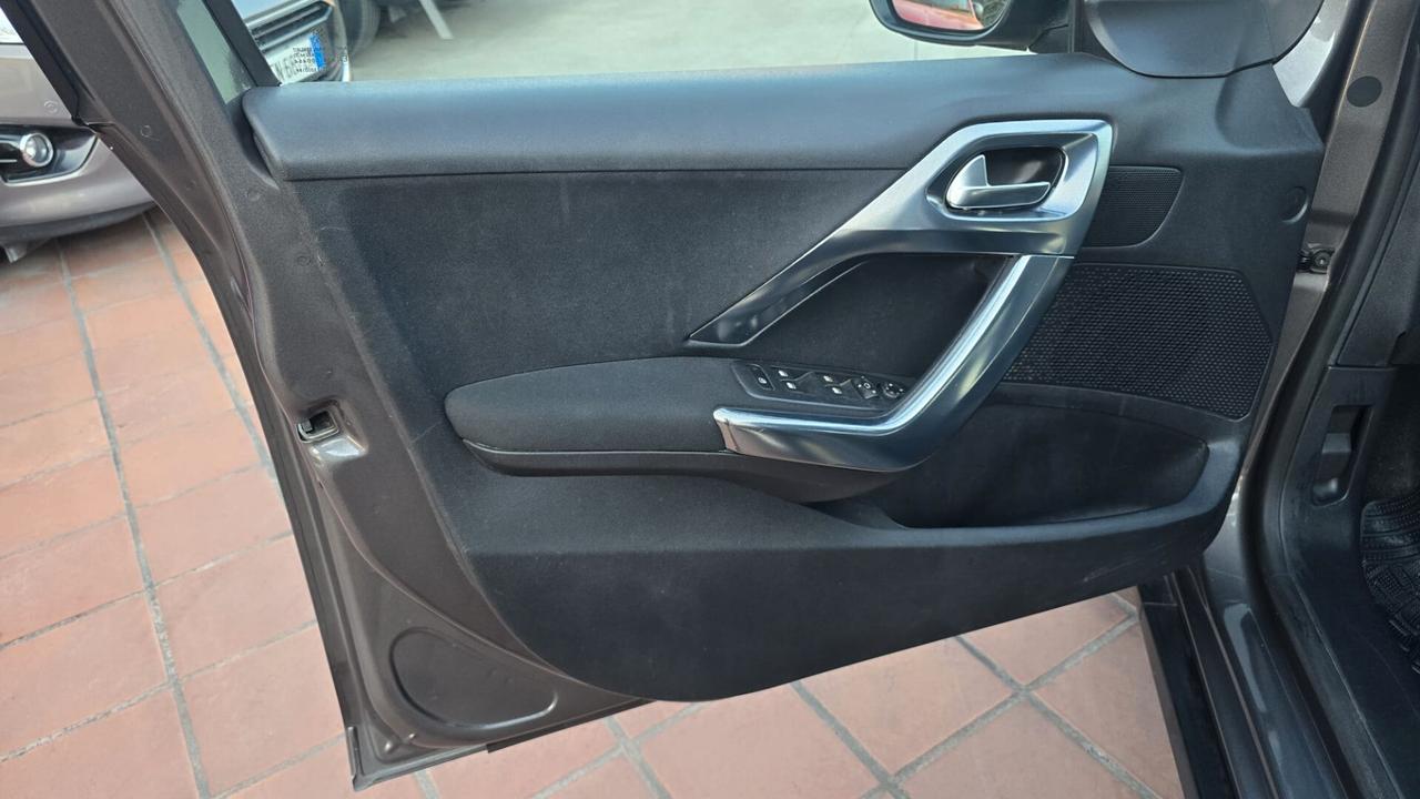 Peugeot 2008 1.6 e-HDi 92 CV Stop&Start Urban Cross
