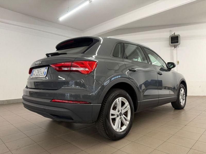 Audi Q3 45TFSI e S-tronic Business anche a314€