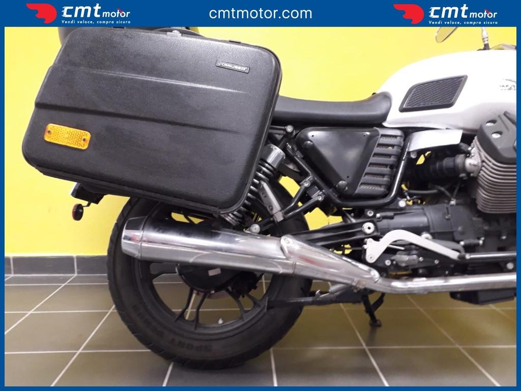 Moto Guzzi V7 - 2012