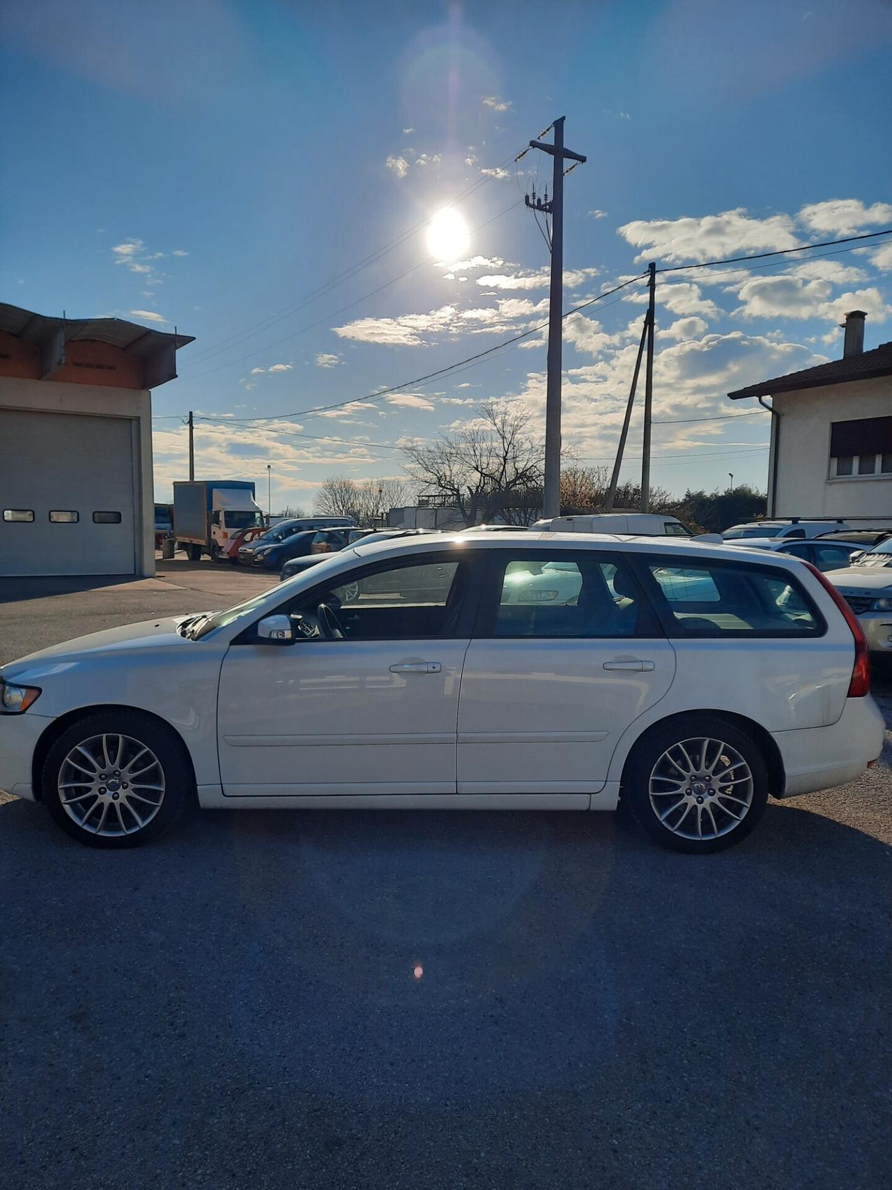 Volvo V50 1.6 D cat Momentum OK NEOPATENTATI