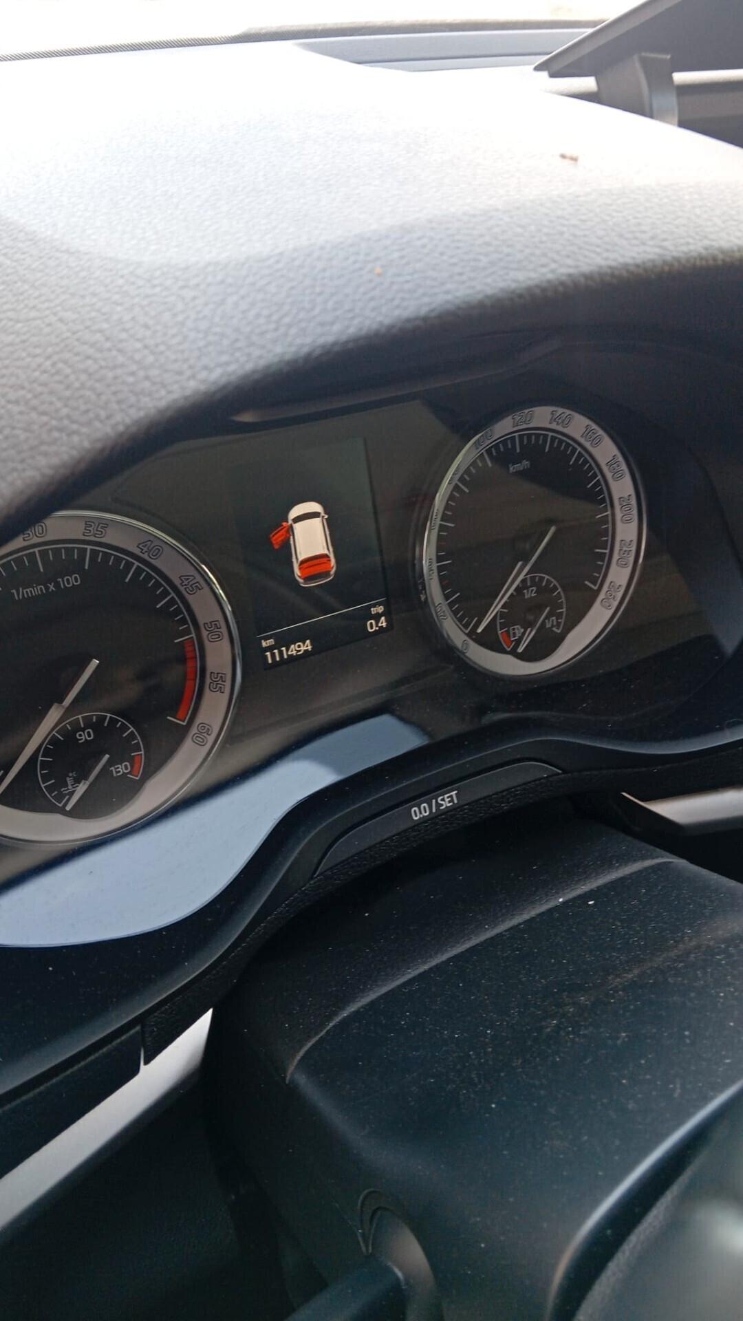 Skoda Karoq 2.0 TDI SCR 115 CV Executive SINISTRATA