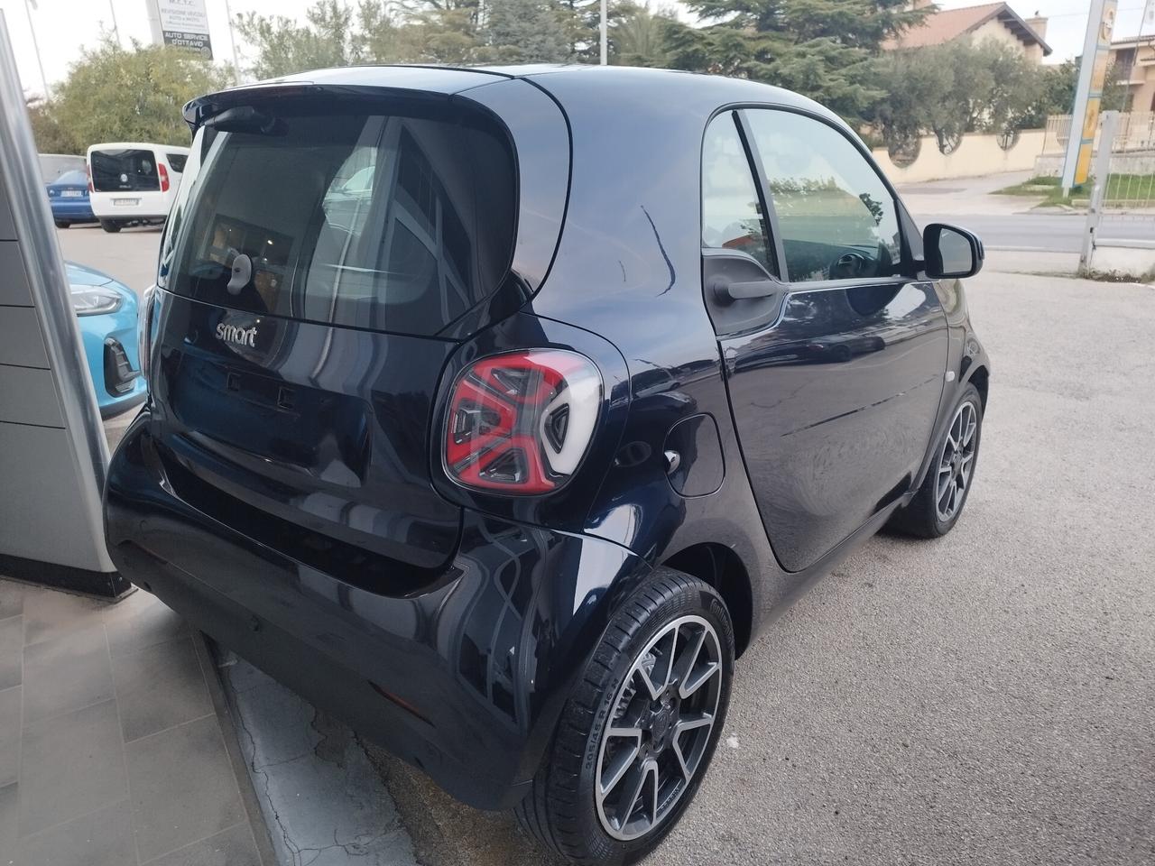 Smart ForTwo EQ BRABUS Style Parisblue