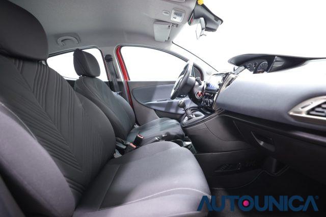 LANCIA Ypsilon 1.0 FIREFLY 5 PORTE S&S HYBRID GOLD FARI LED