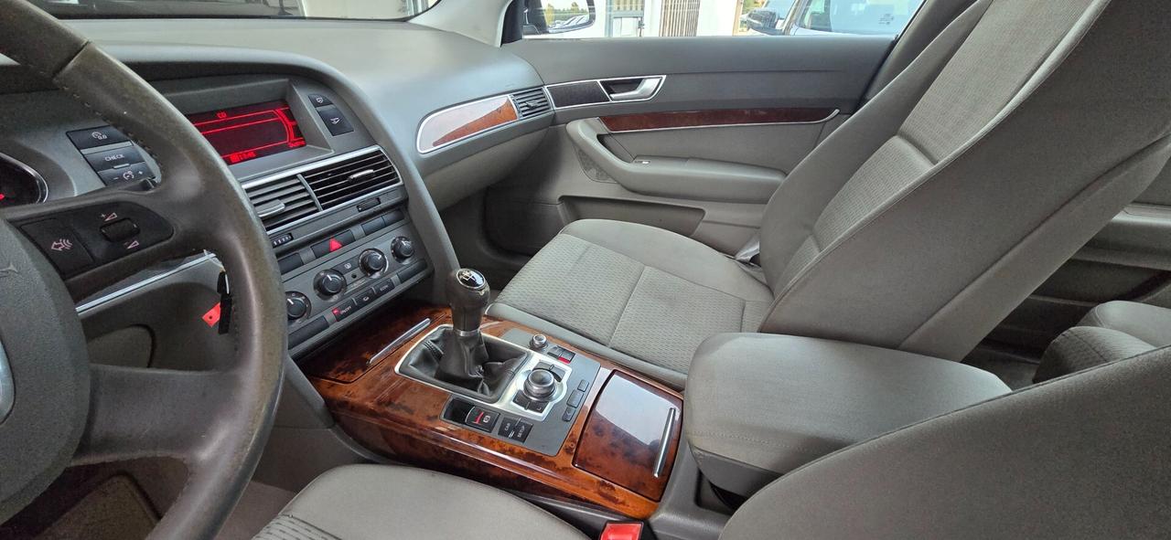 Audi A6 2.7 V6 TDI cambiò manuale berlina nera