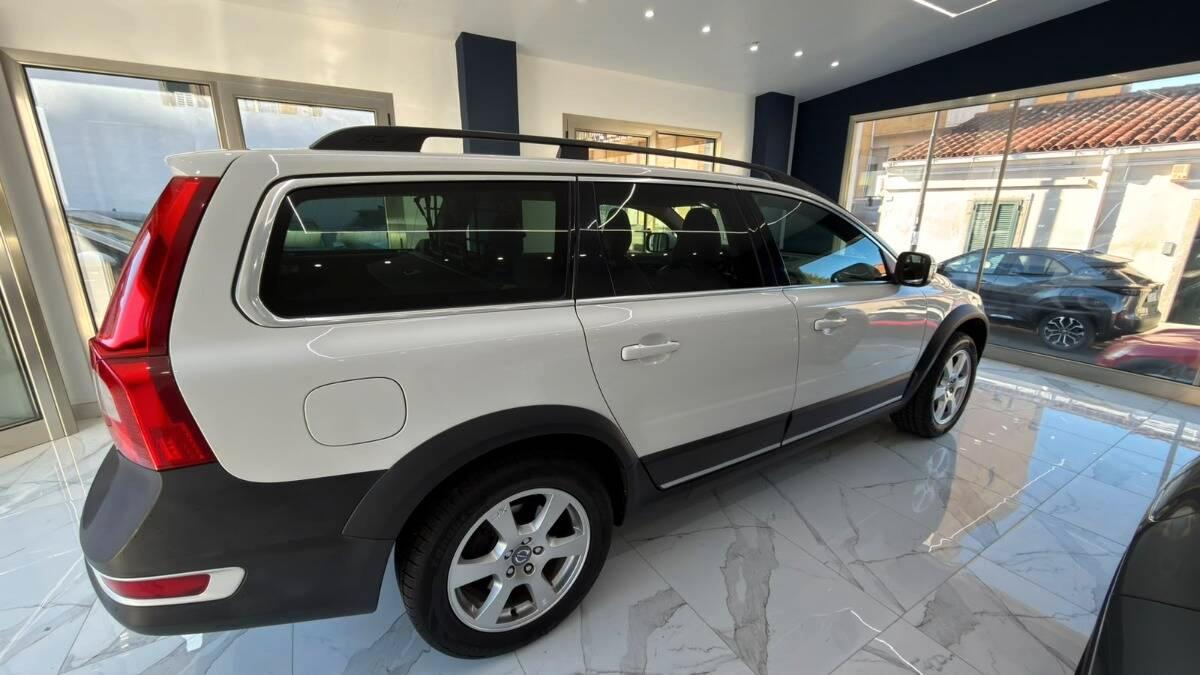 Volvo XC70 VOLVO XC70 2.4 D5 Summum awd 205cv geartronic