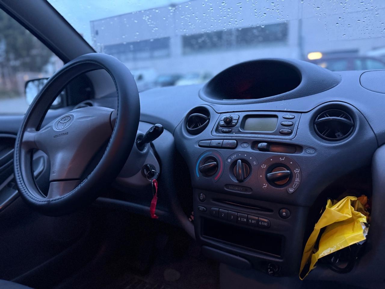 Toyota Yaris 1.0i 16V cat 3 porte