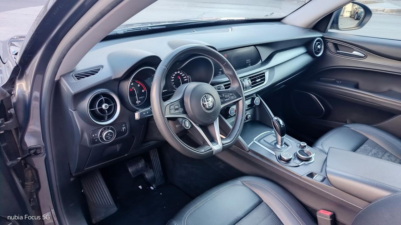 Alfa Romeo Stelvio 2.2 Executive * 180 CV * Navi * Pelle * Garantita 12 Mesi