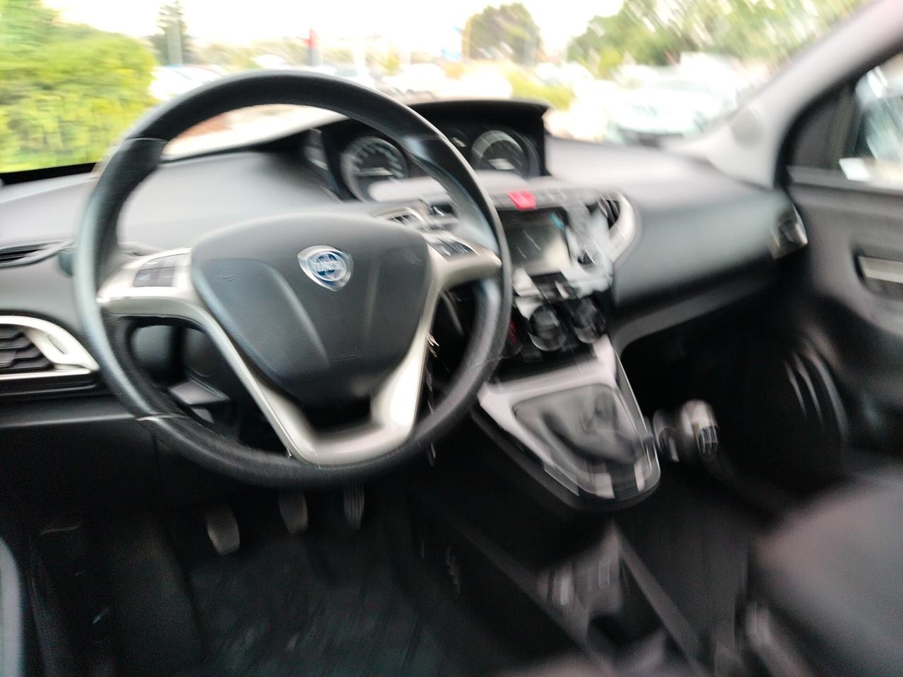 Lancia Ypsilon 1.2 69 CV 5 porte S&S Elefantino Blu