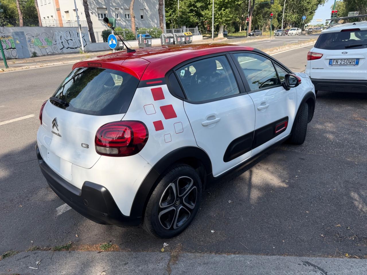 Citroen C3 83cv Benzina 5 porte Shine Navi bicolor pdc