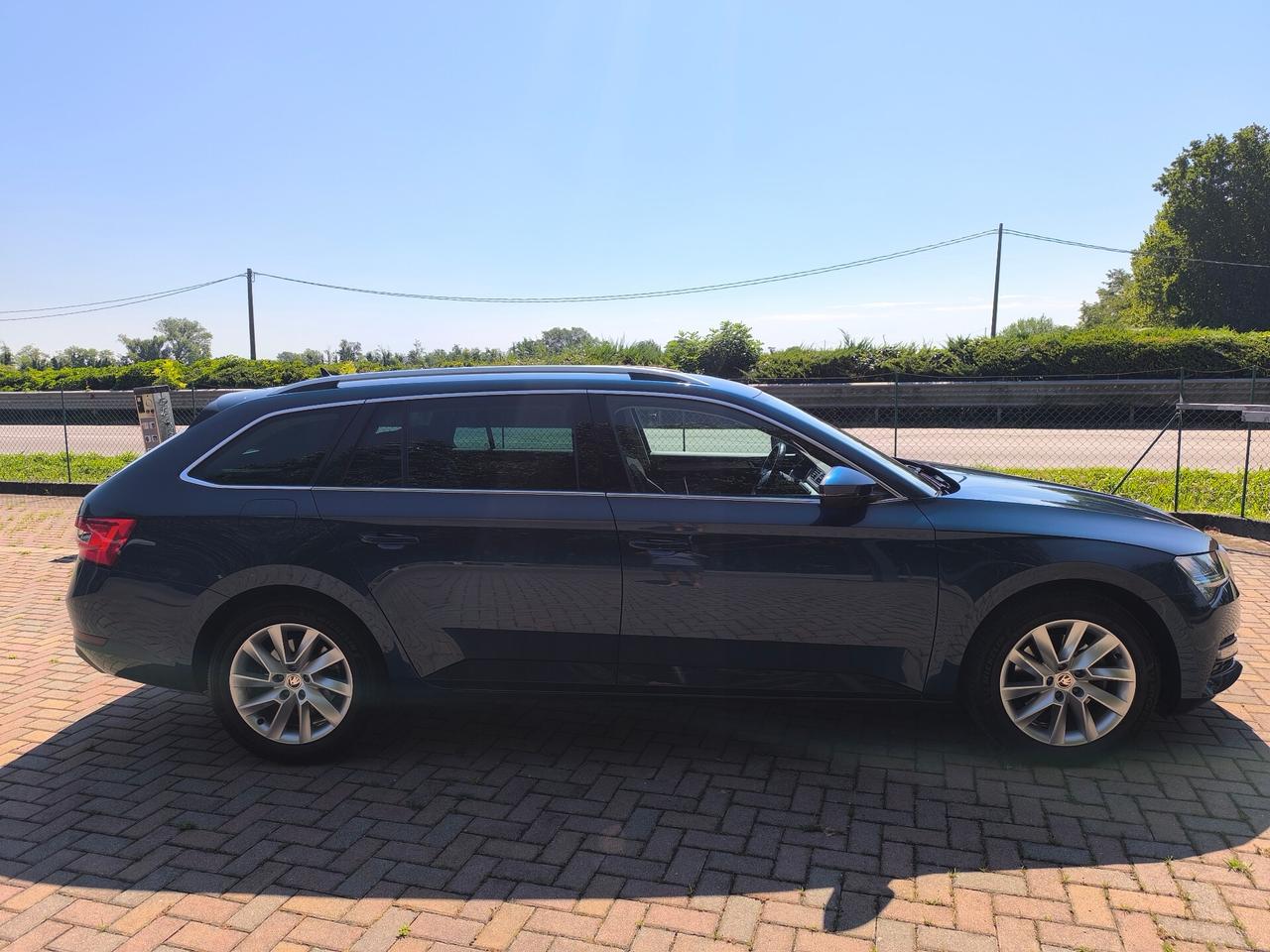 Skoda Superb 2.0 TDI EVO 150 CV SCR DSG Wagon Executive