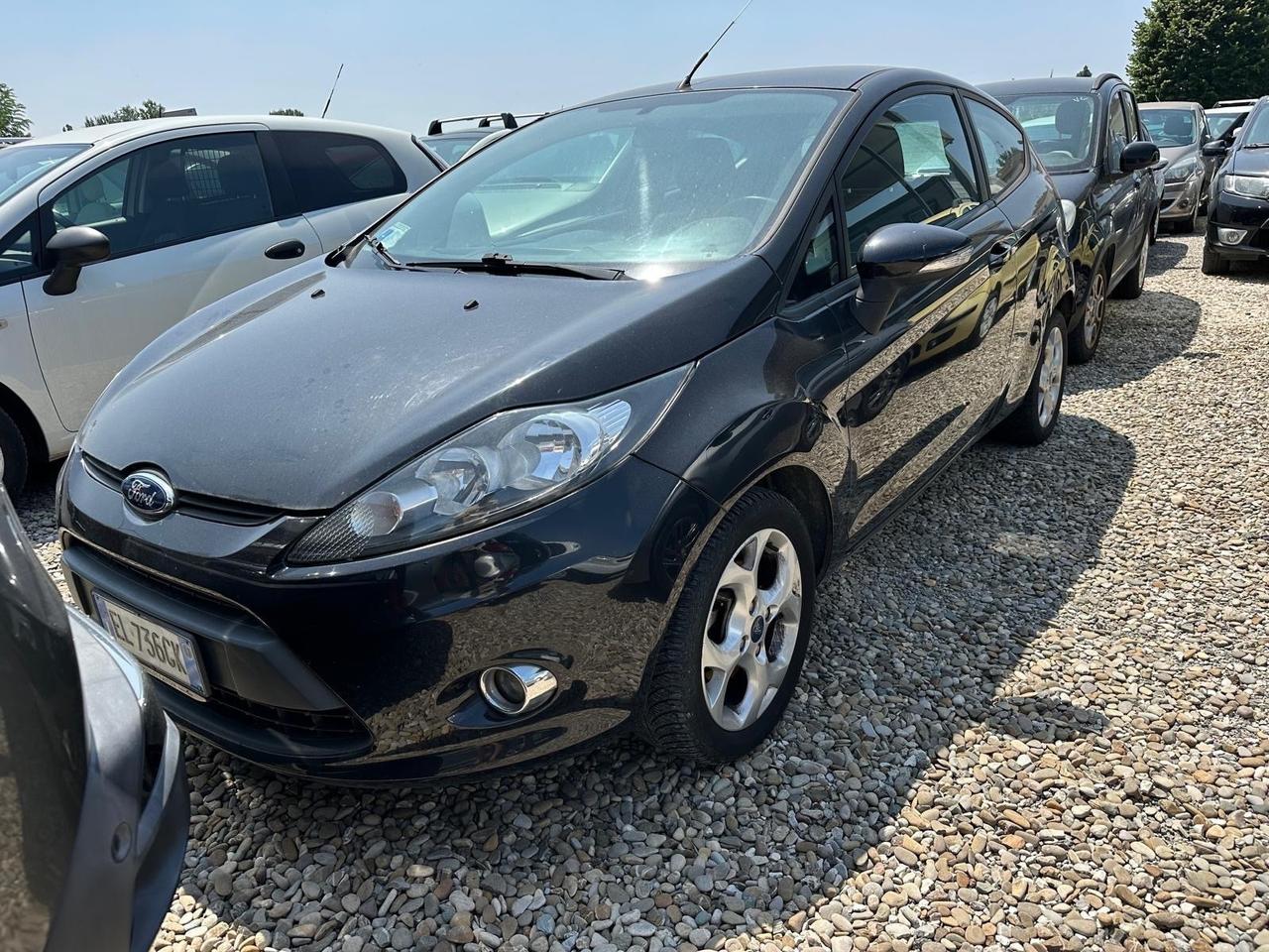 Ford Fiesta 1.4 TDCi 70CV 3 porte Titanium neopatentati