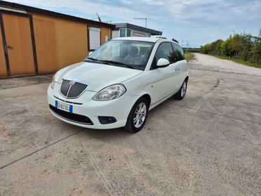 Lancia Ypsilon 1.3 MJT 75 CV Argento