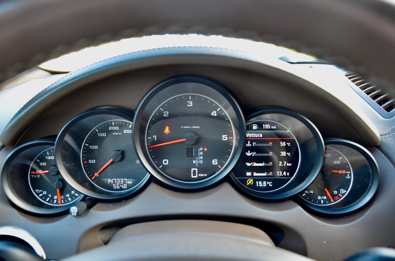 PORSCHE CAYENNE 3.0 V6 TDI 245cv TIPTRONIC, SERVICE BOOK PRESENTE, UFF ITALIANA, PELLE TOTALE, 21″, PERMUTE