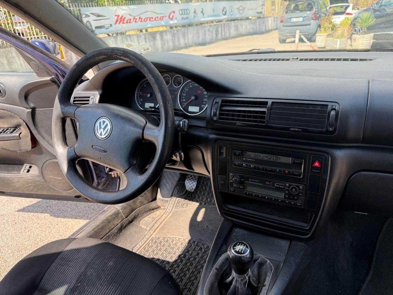 Volkswagen Passat 1.9 TDI/130 CV cat Var. T.line