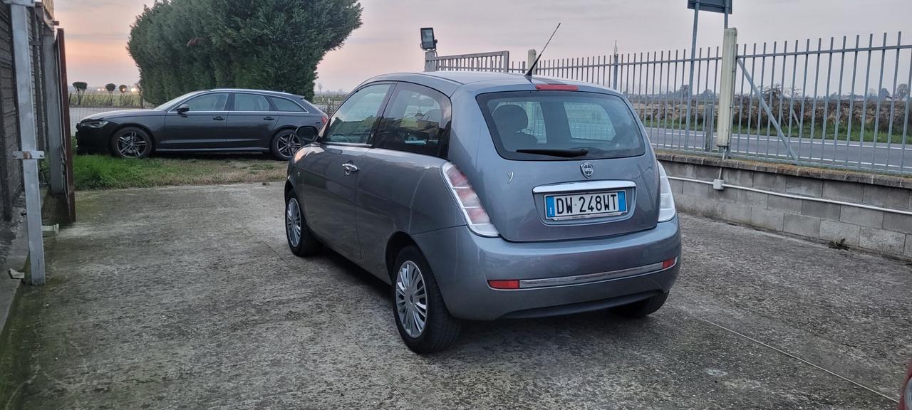 Lancia Ypsilon 1.2 Argento