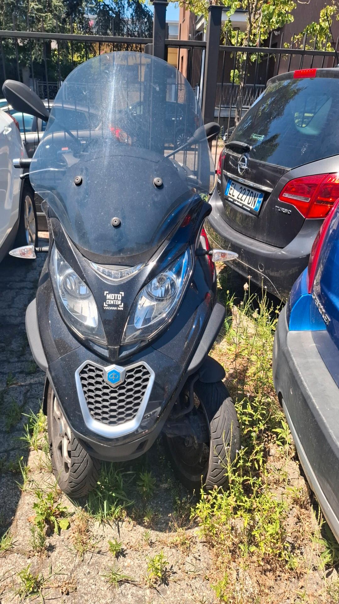 Piaggio MP3 300