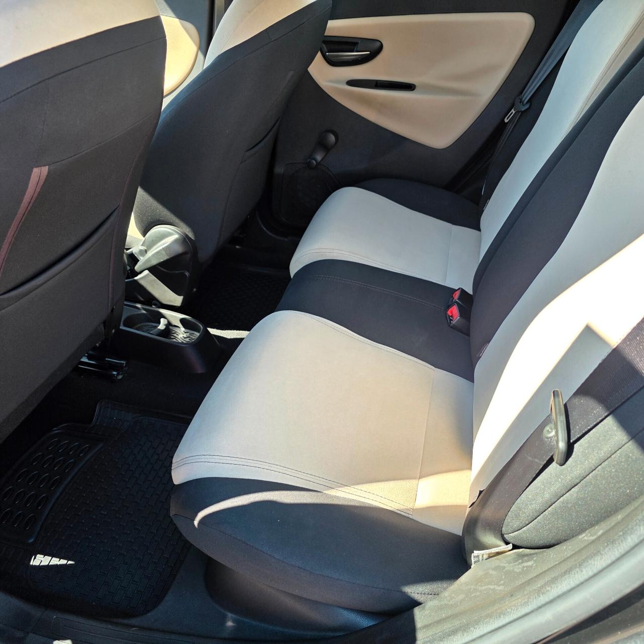 Lancia Ypsilon 0.9 TwinAir 85 CV 5 porte Metano Ecochic Gold