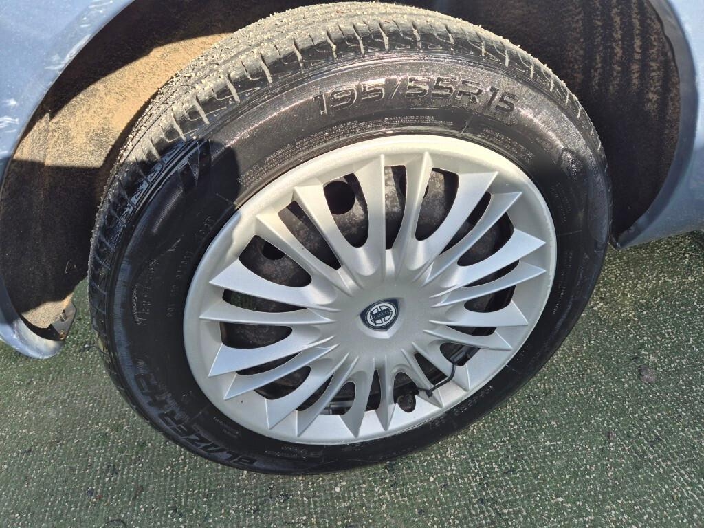 Lancia Ypsilon 1.3 Multijet 75cv Buona