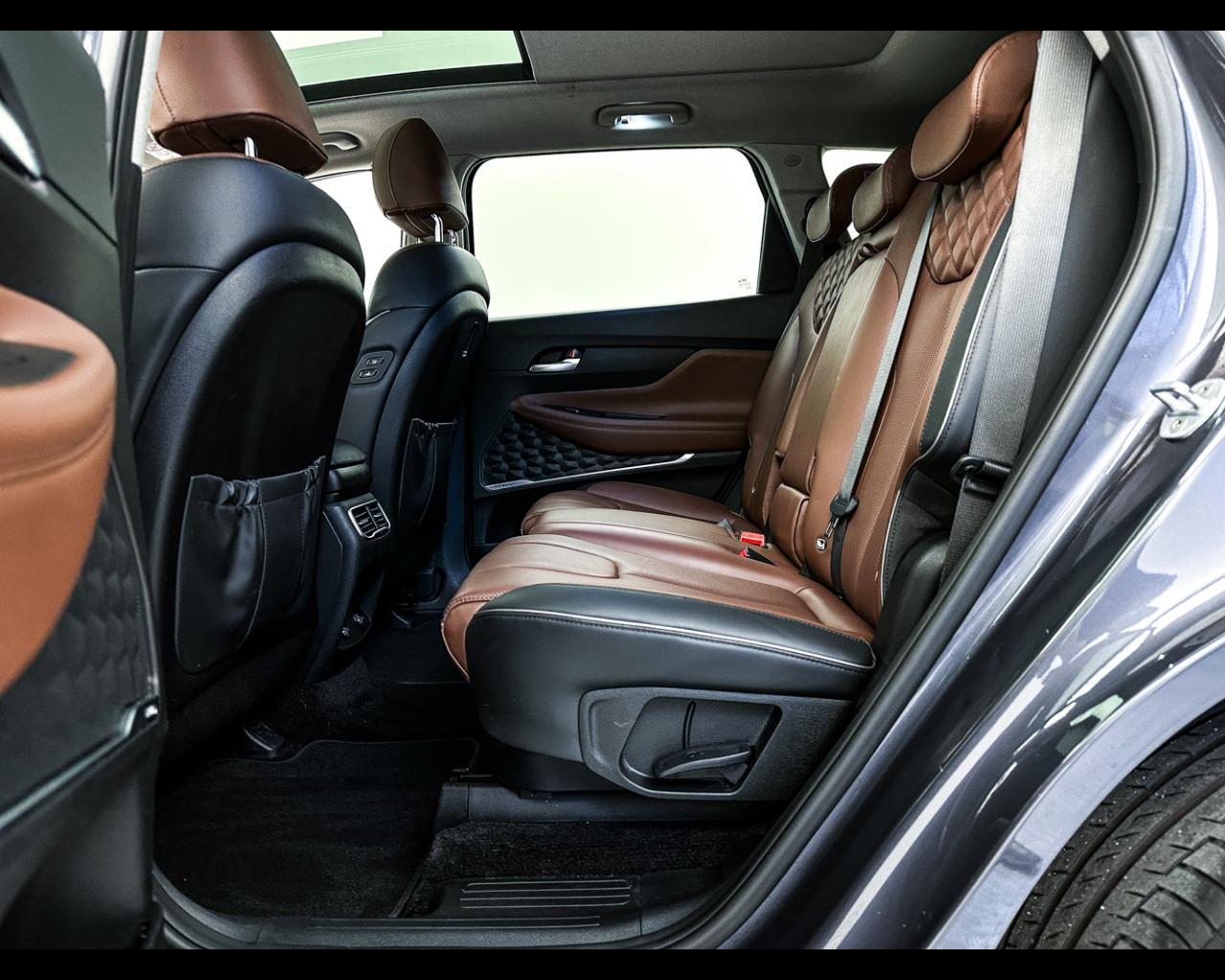 HYUNDAI Santa Fe 4ªs 18-24 - Santa Fe 1.6 T-GDI HEV 4WD AT 7 posti 2